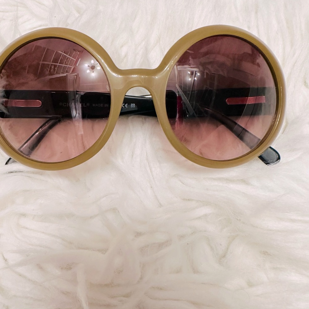 Chanel sunglasses - Picture 5 of 5